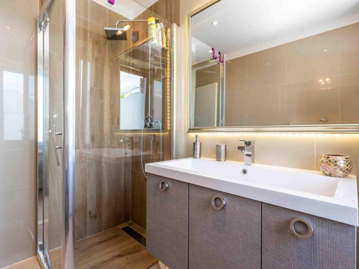 Srok Apartments With Pool Kastav Ngoại thất bức ảnh