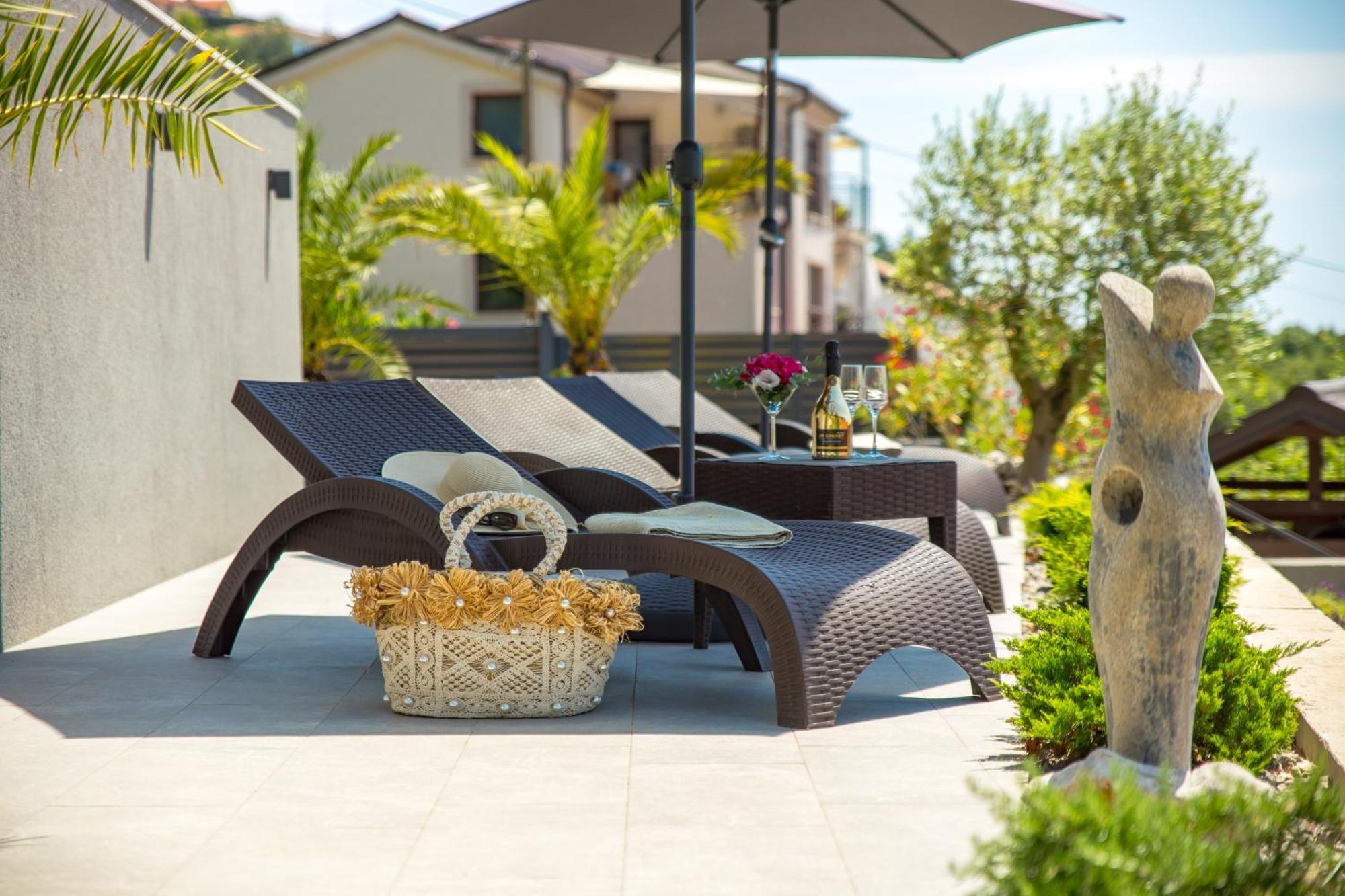 Srok Apartments With Pool Kastav Ngoại thất bức ảnh