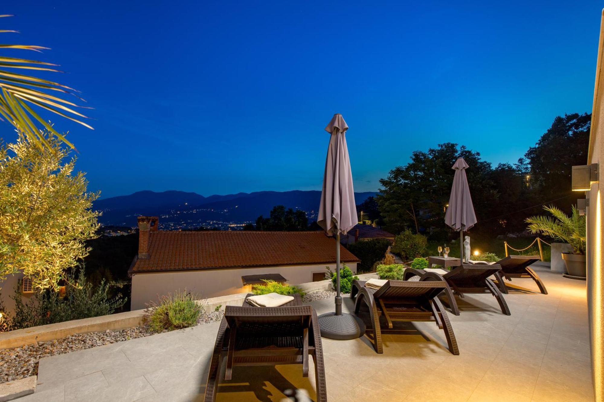 Srok Apartments With Pool Kastav Ngoại thất bức ảnh